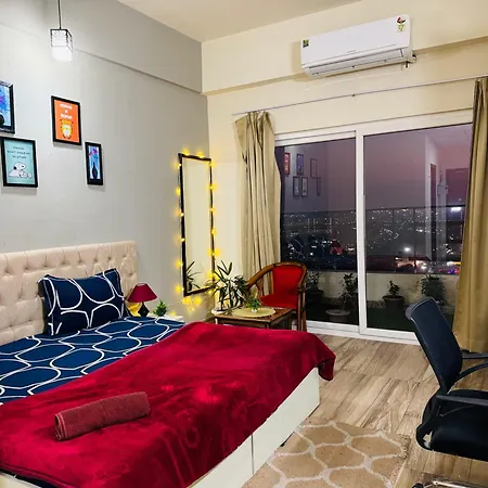 Sunset View Paradise By Buddies Home Greater Noida Exterior photo