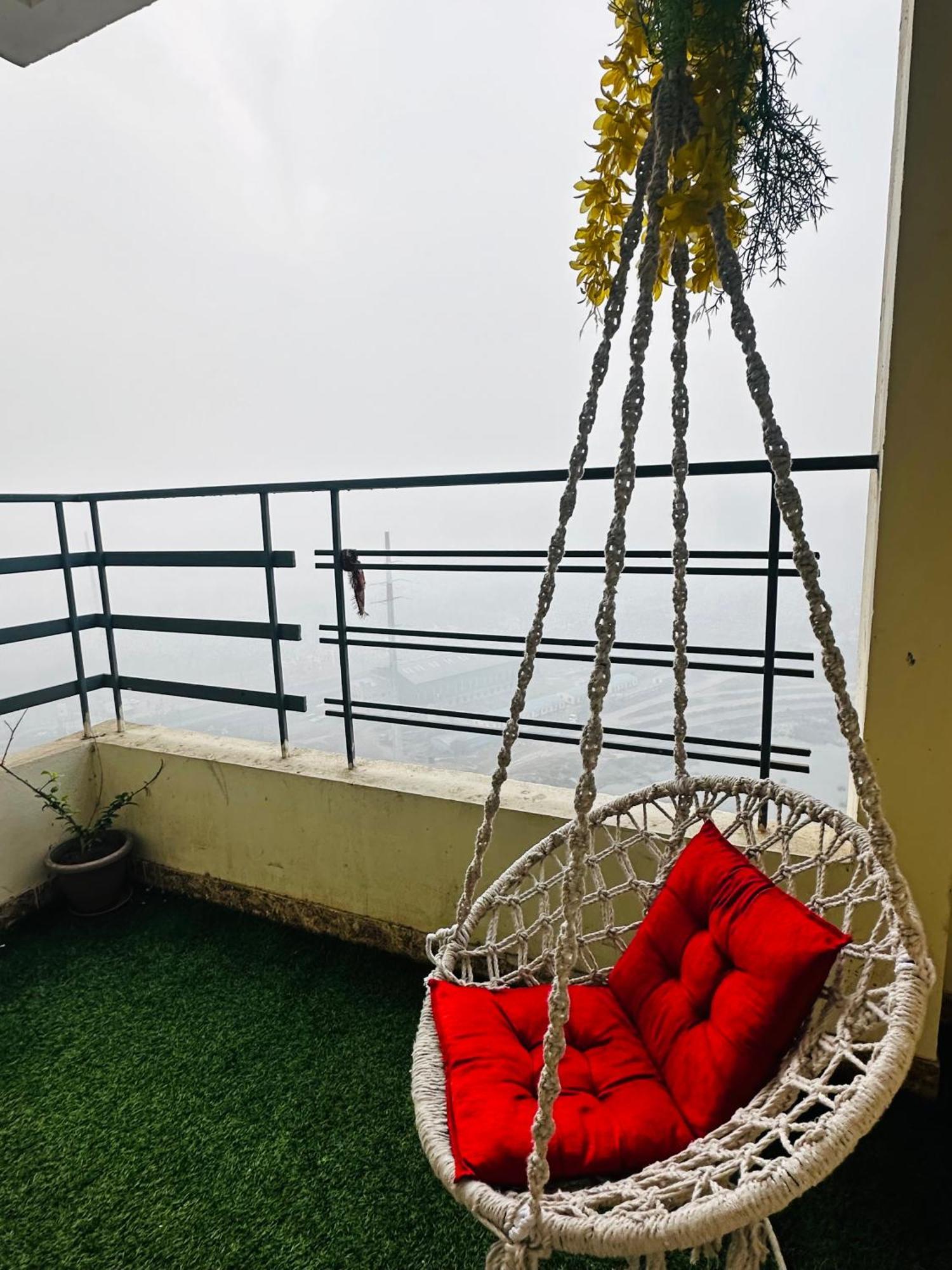 Sunset View Paradise By Buddies * Greater Noida